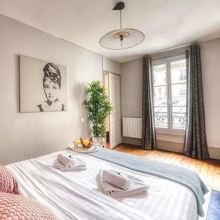 Best Location Near The Arc De Triomphe *